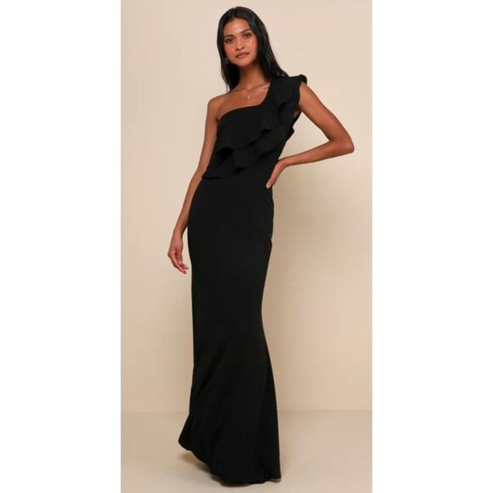 Lulu's S Black one Shoulder ruffle maxi Gown